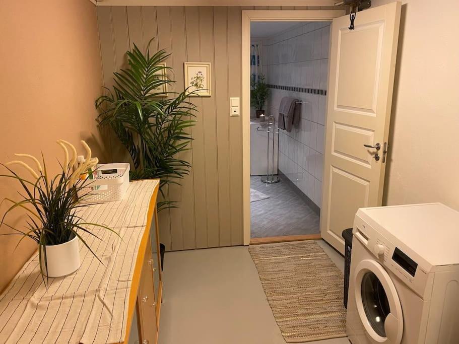 Leilighet Sentralt Til Sandefjord Og Torp Flyplass Ngoại thất bức ảnh